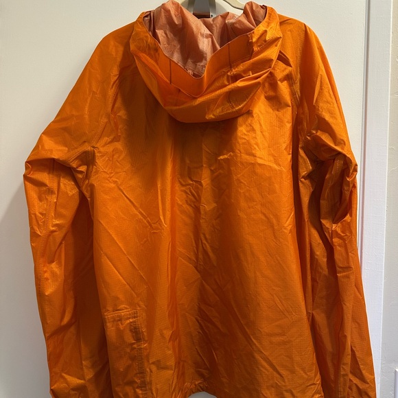 Outdoor Research Men’s Helium II Ultralight Rain Shell - Picture 3 of 8